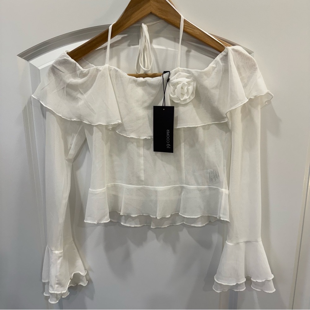 19 COOPER White Off-Shoulder Ruffle Top